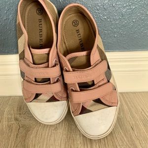 Burberry stringless sneaker for girl